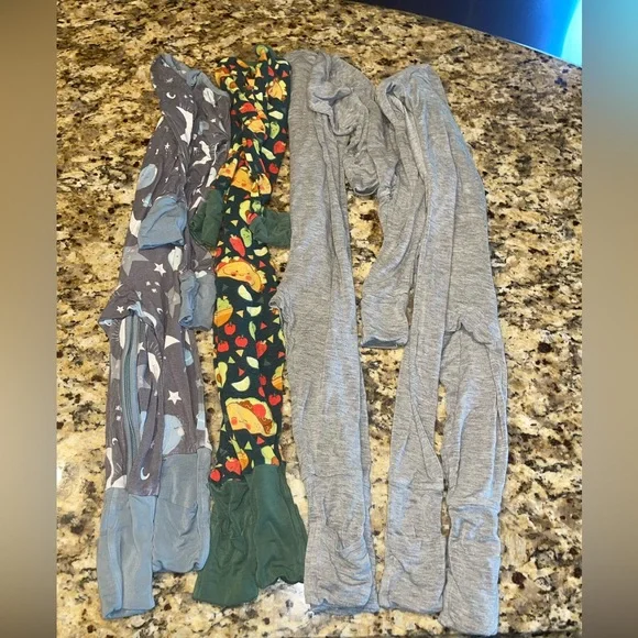 Little Sleepies Zippy Bundle of 4, 12-18 months, Bamboo PJs - Picture 6 of 7